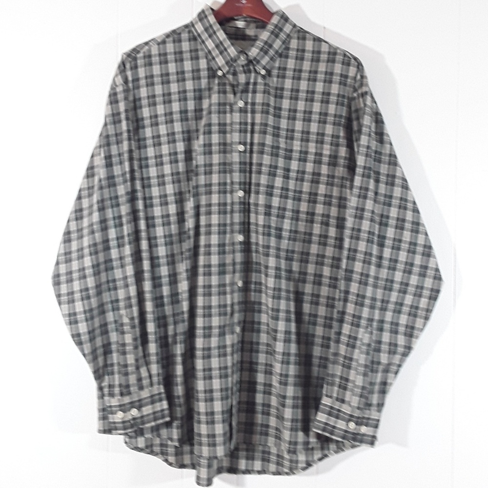 Bill Blass plaid long sleeved buttonup shir